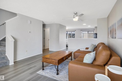 51 3075 Trelle Crescent, Edmonton, AB - Indoor Photo Showing Living Room