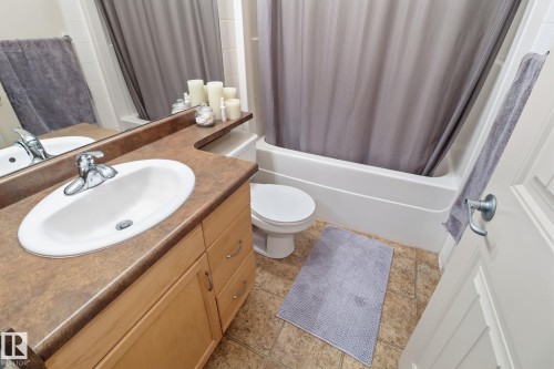 324 2503 Hanna Crescent, Edmonton, AB - Indoor Photo Showing Bathroom