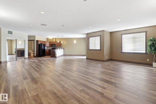 324 2503 Hanna Crescent, Edmonton, AB - Indoor Photo Showing Living Room