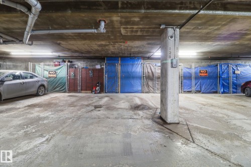 324 2503 Hanna Crescent, Edmonton, AB - Indoor Photo Showing Garage