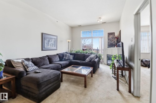 324 2503 Hanna Crescent, Edmonton, AB - Indoor Photo Showing Living Room