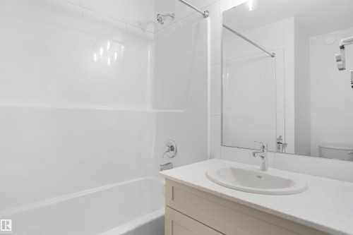 4352 Kinglet Drive, Edmonton, AB - Indoor Photo Showing Bathroom