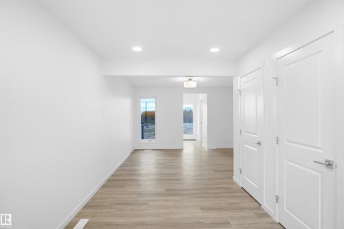 4352 Kinglet Drive, Edmonton, AB - Indoor Photo Showing Other Room