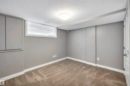 1461 Watt Drive, Edmonton, AB - Indoor Photo Showing Other Room