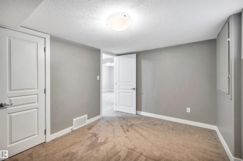 1461 Watt Drive, Edmonton, AB - Indoor Photo Showing Other Room