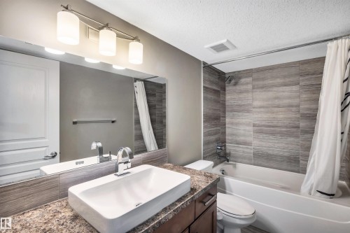 1461 Watt Drive, Edmonton, AB - Indoor Photo Showing Bathroom