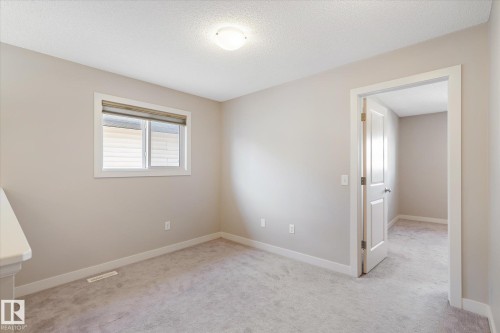 3217 11 Avenue, Edmonton, AB - Indoor Photo Showing Other Room