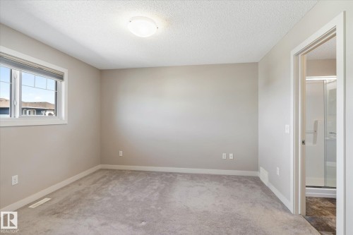 3217 11 Avenue, Edmonton, AB - Indoor Photo Showing Other Room