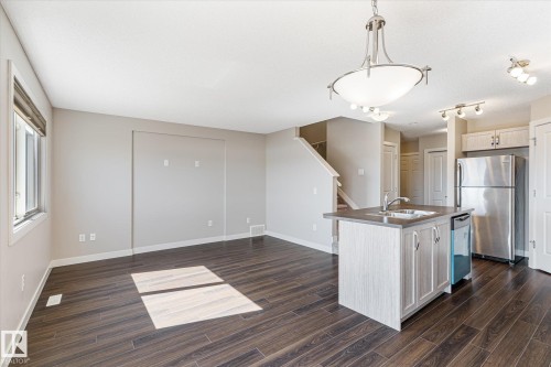 3217 11 Avenue, Edmonton, AB - Indoor Photo Showing Kitchen With Double Sink
