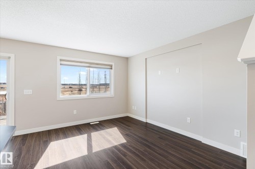 3217 11 Avenue, Edmonton, AB - Indoor Photo Showing Other Room