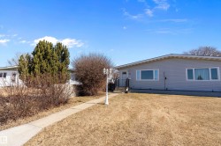 28 Camelot Avenue Leduc, AB T9E 4M3