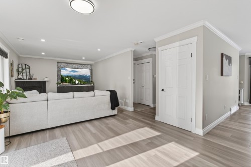 807 Beach Avenue, Cold Lake, AB - Indoor Photo Showing Living Room