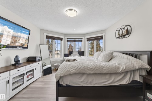 807 Beach Avenue, Cold Lake, AB - Indoor Photo Showing Bedroom