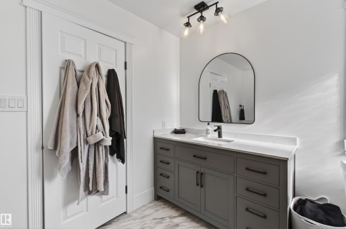 807 Beach Avenue, Cold Lake, AB - Indoor Photo Showing Bathroom