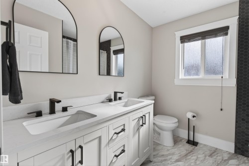 807 Beach Avenue, Cold Lake, AB - Indoor Photo Showing Bathroom