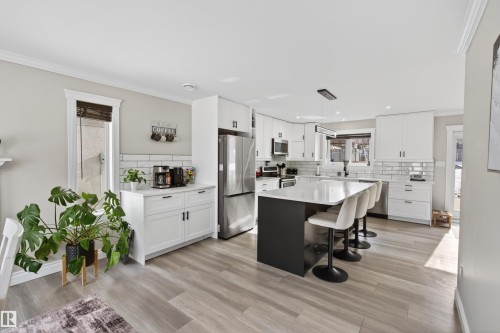807 Beach Avenue, Cold Lake, AB - Indoor Photo Showing Kitchen With Upgraded Kitchen