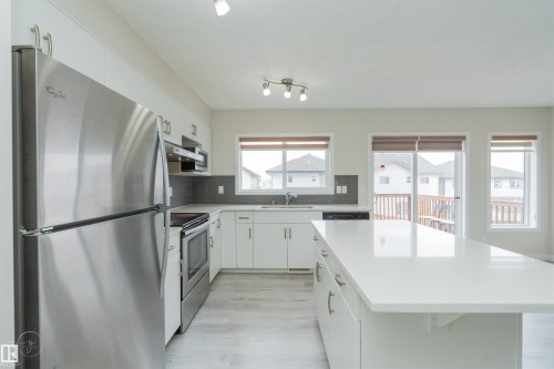 2122 52A Street, Edmonton, AB - Indoor Photo Showing Kitchen