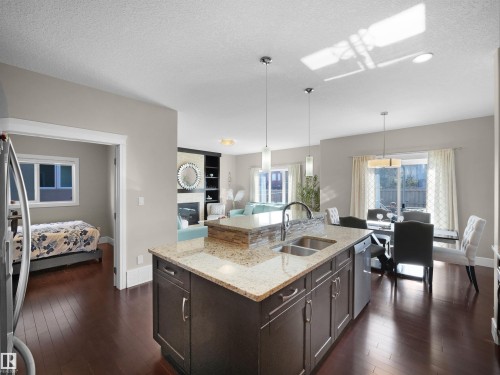 3694 Claxton Place, Edmonton, AB - Indoor Photo Showing Kitchen With Double Sink With Upgraded Kitchen