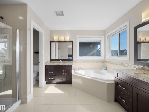 3694 Claxton Place, Edmonton, AB - Indoor Photo Showing Bathroom