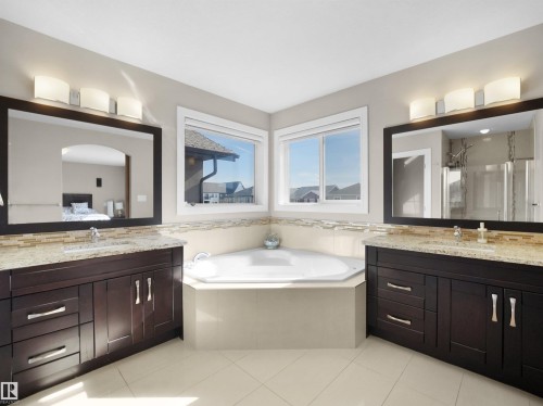 3694 Claxton Place, Edmonton, AB - Indoor Photo Showing Bathroom