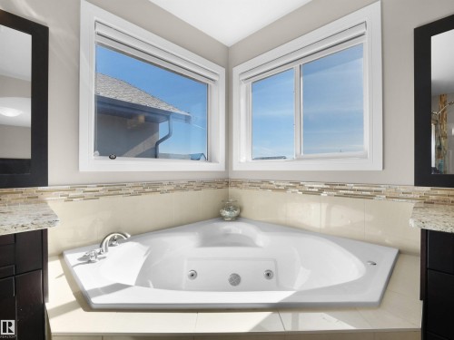 3694 Claxton Place, Edmonton, AB - Indoor Photo Showing Bathroom