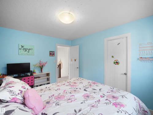 3694 Claxton Place, Edmonton, AB - Indoor Photo Showing Bedroom