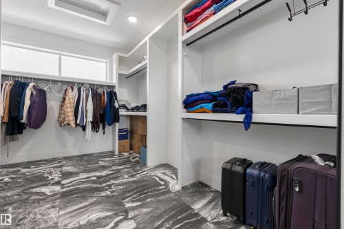 3904 Ginsburg Crescent, Edmonton, AB - Indoor With Storage