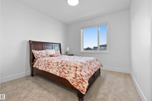 3904 Ginsburg Crescent, Edmonton, AB - Indoor Photo Showing Bedroom