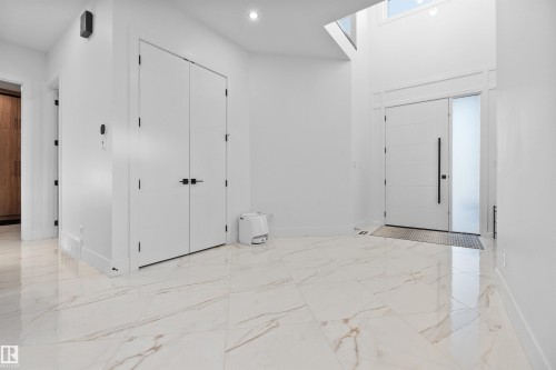 3904 Ginsburg Crescent, Edmonton, AB - Indoor