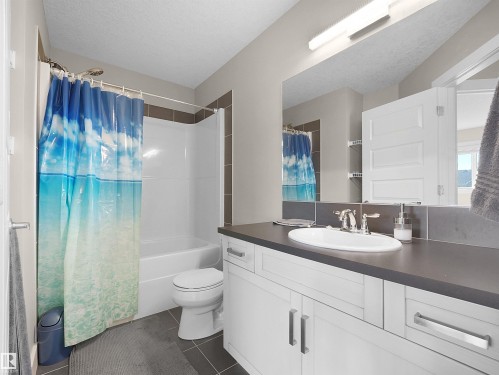 3464 Cutler Crescent, Edmonton, AB - Indoor Photo Showing Bathroom