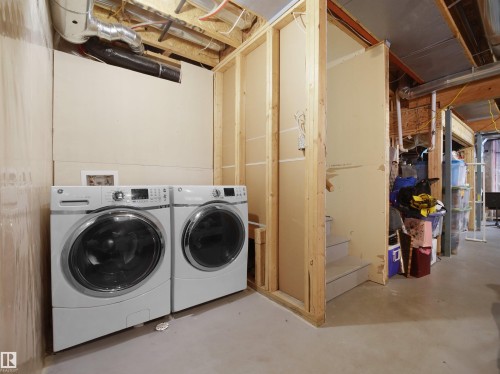 3464 Cutler Crescent, Edmonton, AB - Indoor Photo Showing Laundry Room