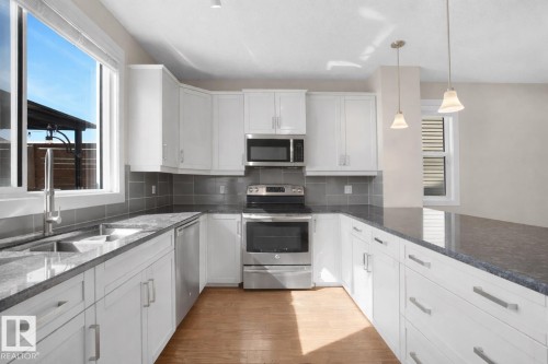 3464 Cutler Crescent, Edmonton, AB - Indoor Photo Showing Kitchen With Double Sink With Upgraded Kitchen