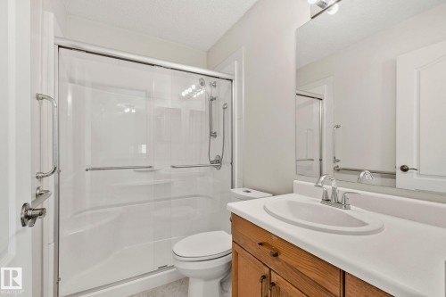 13818 131A Avenue, Edmonton, AB - Indoor Photo Showing Bathroom