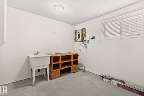 13818 131A Avenue, Edmonton, AB - Indoor Photo Showing Other Room