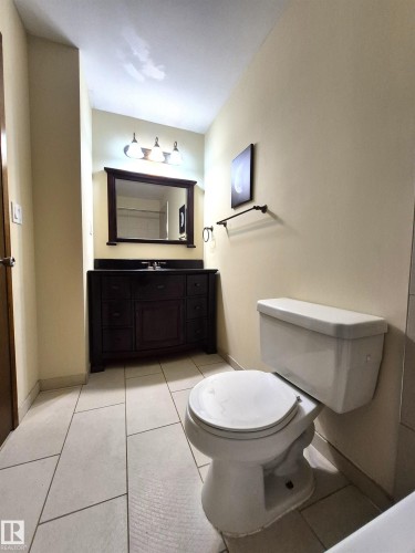 8725 152 Street, Edmonton, AB - Indoor Photo Showing Bathroom