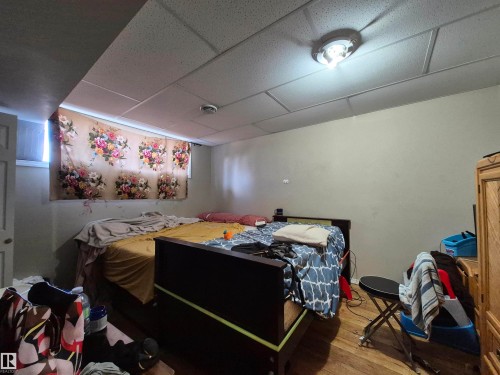 8725 152 Street, Edmonton, AB - Indoor