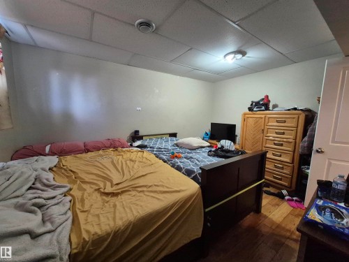 8725 152 Street, Edmonton, AB - Indoor Photo Showing Bedroom