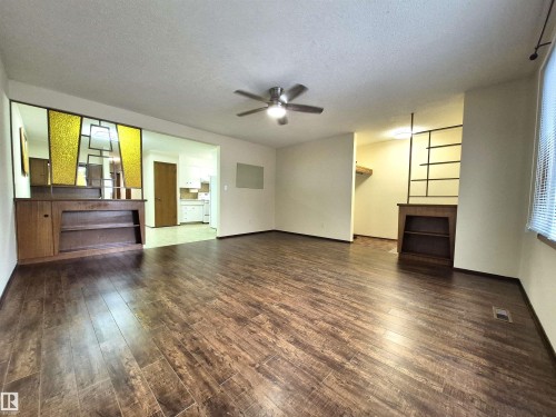 8725 152 Street, Edmonton, AB - Indoor