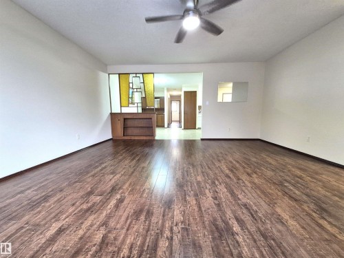 8725 152 Street, Edmonton, AB - Indoor