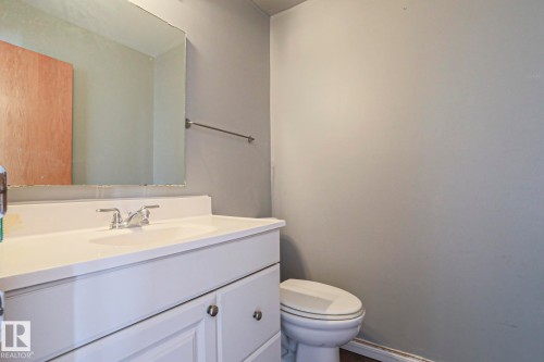 13818 114 Street Nw, Edmonton, AB - Indoor Photo Showing Bathroom