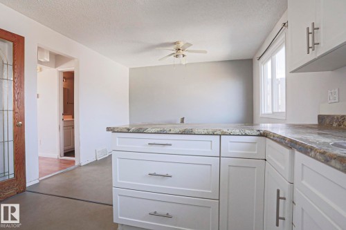 13818 114 Street Nw, Edmonton, AB - Indoor Photo Showing Kitchen
