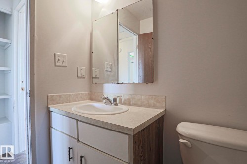 13818 114 Street Nw, Edmonton, AB - Indoor Photo Showing Bathroom