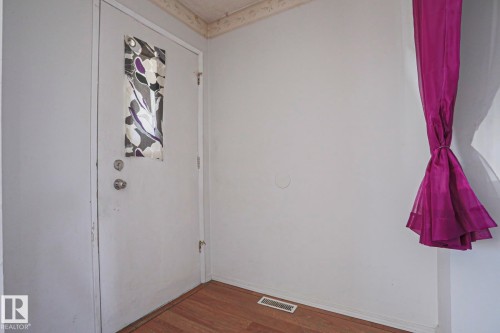 13818 114 Street Nw, Edmonton, AB - Indoor Photo Showing Other Room