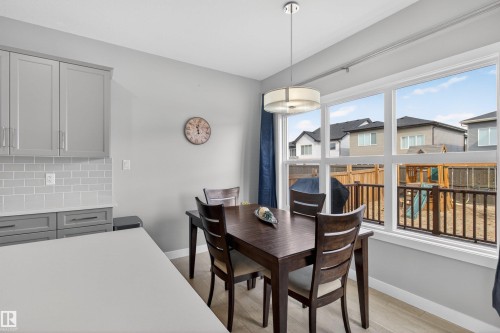 42 Prescott Boulevard, Spruce Grove, AB - Indoor Photo Showing Dining Room
