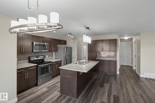 2547 Amerongen Crescent, Edmonton, AB - Indoor Photo Showing Kitchen With Double Sink With Upgraded Kitchen