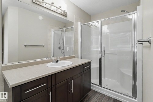 2547 Amerongen Crescent, Edmonton, AB - Indoor Photo Showing Bathroom