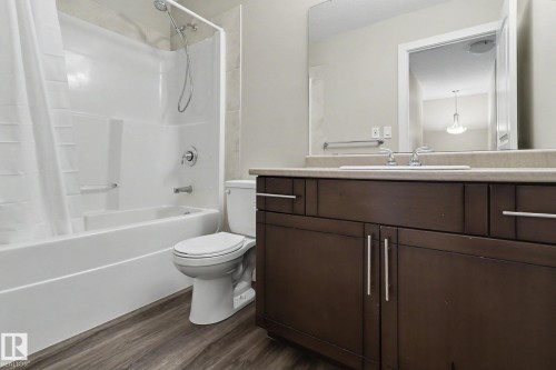 2547 Amerongen Crescent, Edmonton, AB - Indoor Photo Showing Bathroom