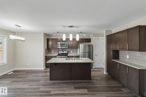 2547 Amerongen Crescent, Edmonton, AB - Indoor Photo Showing Kitchen