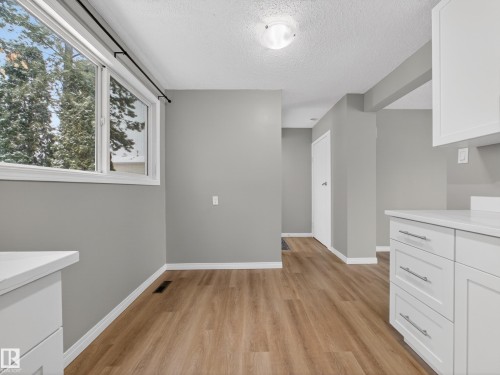 7715 37 Avenue, Edmonton, AB - Indoor