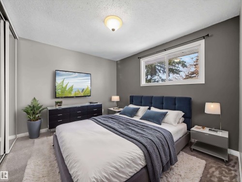 7715 37 Avenue, Edmonton, AB - Indoor Photo Showing Bedroom